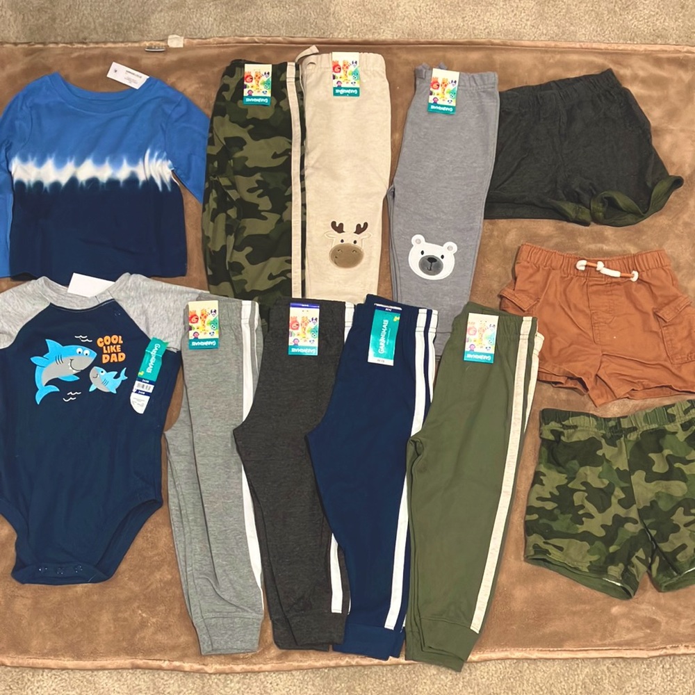 Boys 24 month clothing (12 items)